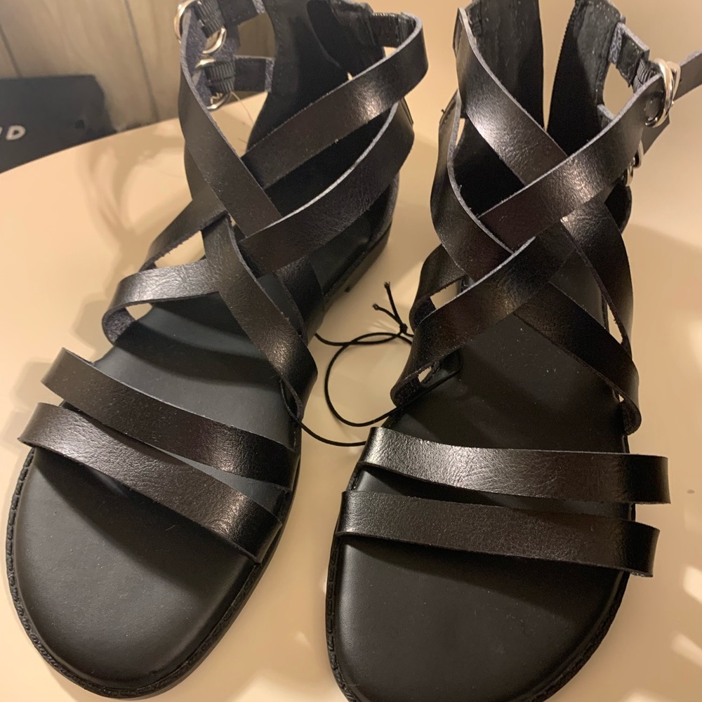Torrid 9W Black gladiator sandals